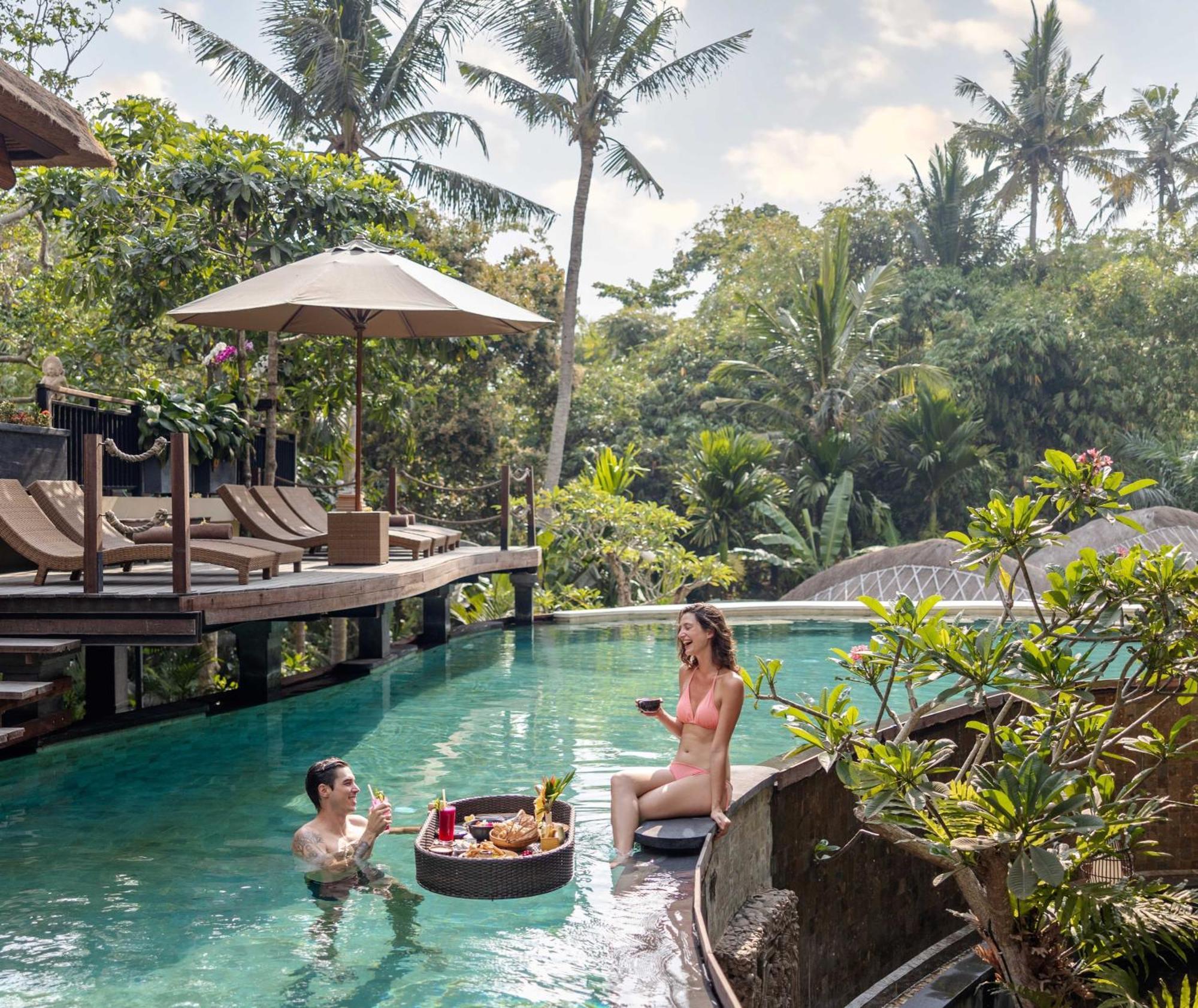 Ubud Nyuh Bali Resort & Spa Dış mekan fotoğraf The swimming pool at The Samaya Ubud
